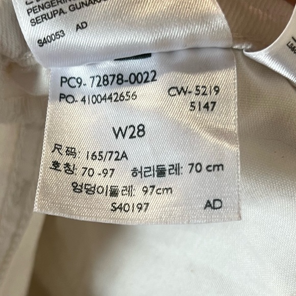 Levi’s High Waisted White Woman’s Jean Shorts - Picture 6 of 8